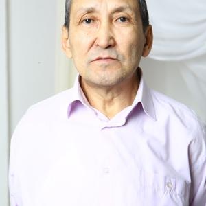 Виктор, 72 года, Якутск