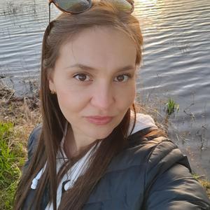 Девушки в Пскове: Yuliya, 39 - ищет парня из Пскова
