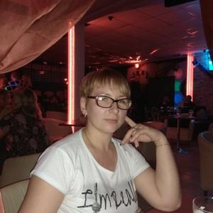 Девушки в Вологде: Елена, 46 - ищет парня из Вологды