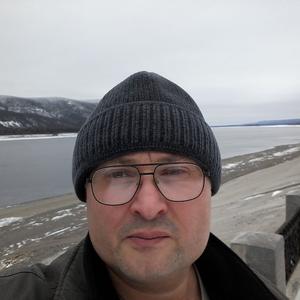 Игорь, 53 года, Мирный