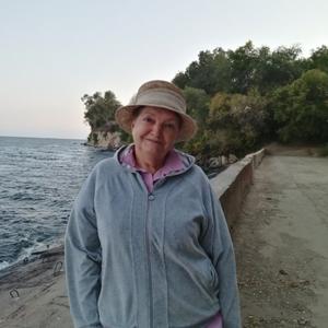Девушки в Камышине: Людмила Никольская, 67 - ищет парня из Камышина