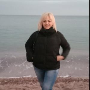 Девушки в Одессе: Елена, 42 - ищет парня из Одессы