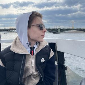 Парни в Омске: Александр, 19 - ищет девушку из Омска