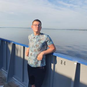 Парни в Твери: Сергей, 22 - ищет девушку из Твери