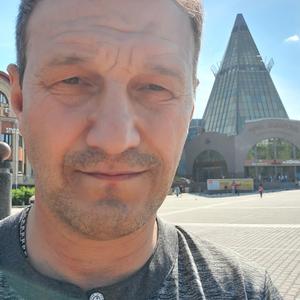 Парни в Ханты-Мансийске: Аркадий, 55 - ищет девушку из Ханты-Мансийска