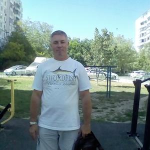 Вадим, 59 лет, Новороссийск