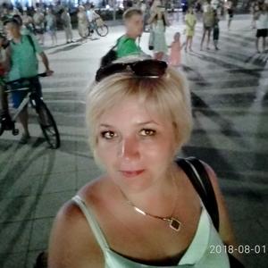 Девушки в Калининграде: Юлия, 44 - ищет парня из Калининграда