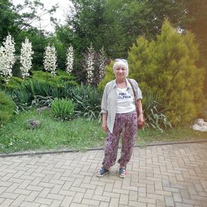 Девушки в Хабаровский: Нина, 61 - ищет парня из Хабаровский