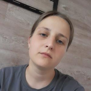 Девушки в Новокузнецке: Оля, 28 - ищет парня из Новокузнецка