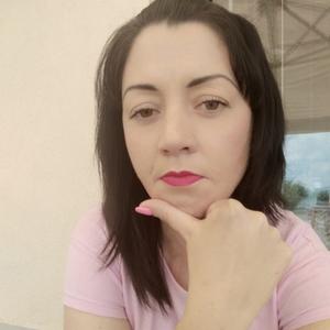 Девушки в Николаеве (Украина): Надежда Яровая, 35 - ищет парня из Николаева (Украина)