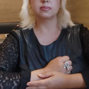 Девушки в Кемерово: Марина, 48 - ищет парня из Кемерово