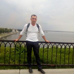 Парни в Ижевске: Владислав, 39 - ищет девушку из Ижевска