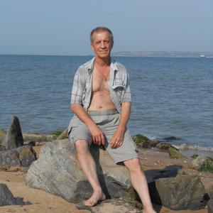 Парни в Новосибирске: Юрий, 71 - ищет девушку из Новосибирска