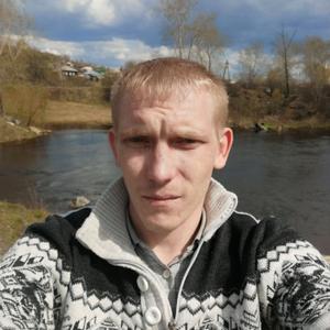 Парни в Карпинске: Александр, 28 - ищет девушку из Карпинска