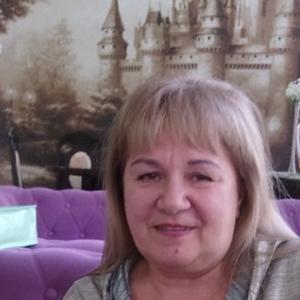 Девушки в Волгограде: Надежда, 66 - ищет парня из Волгограда