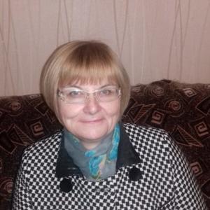 Девушки в Таганроге: Оксана Дегтярёва, 56 - ищет парня из Таганрога