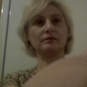 Девушки в Невинномысске: Оксана, 53 - ищет парня из Невинномысска