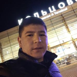 Шохбоз, 27 лет, Нижневартовск