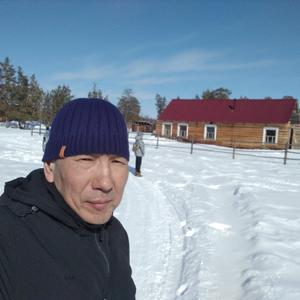 Парни в Якутске: Innokentiy, 52 - ищет девушку из Якутска