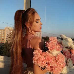 Девушки в Новосибирске: Алина, 19 - ищет парня из Новосибирска