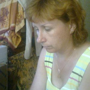 Девушки в Саратове: Лилия, 52 - ищет парня из Саратова