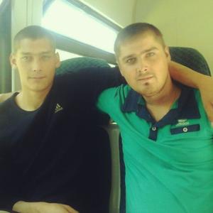 Парни в Осташкове: Денис Румянцев, 28 - ищет девушку из Осташкова