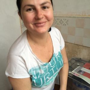 Девушки в Саратове: Таня, 53 - ищет парня из Саратова