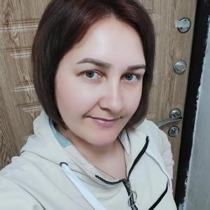 Девушки в Калининграде: Людмила, 41 - ищет парня из Калининграда