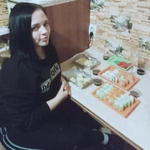 Девушки в Снежинске: Ксения, 25 - ищет парня из Снежинска