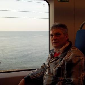 Василий, 62 года, Саратов