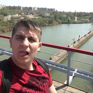 Парни в Волгограде: Виктор , 27 - ищет девушку из Волгограда
