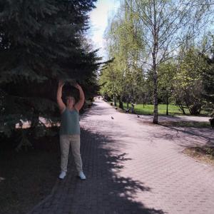 Девушки в Новосибирске: Ирина, 65 - ищет парня из Новосибирска