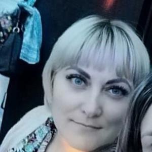 Девушки в Кемерово: Ирина, 39 - ищет парня из Кемерово