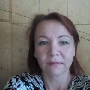 Девушки в Северске: Людмила, 47 - ищет парня из Северска