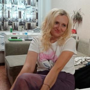 Девушки в Кемерово: Ольга, 43 - ищет парня из Кемерово