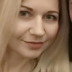 Девушки в Минске (Беларусь): Elena, 41 - ищет парня из Минска (Беларусь)