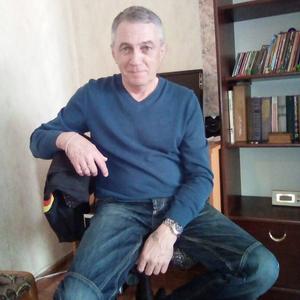 Олег, 64 года, Омск