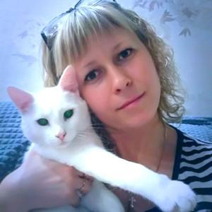Девушки в Саранске: Елена Синяева, 38 - ищет парня из Саранска