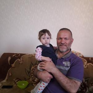 Парни в Нижнекамске: Александр, 58 - ищет девушку из Нижнекамска