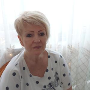 Девушки в Краснодаре (Краснодарский край): Елена, 66 - ищет парня из Краснодара (Краснодарский край)