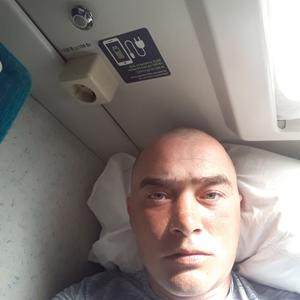 Анатолий, 37 лет, Северобайкальск