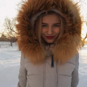 Девушки в Омске: Polina, 23 - ищет парня из Омска