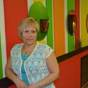Девушки в Ульяновске: Марина, 57 - ищет парня из Ульяновска