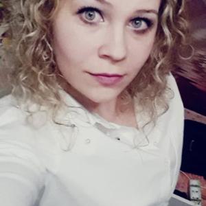 Девушки в Черкесске: Юлия, 34 - ищет парня из Черкесска
