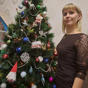 Девушки в Волгодонске: Елена, 39 - ищет парня из Волгодонска