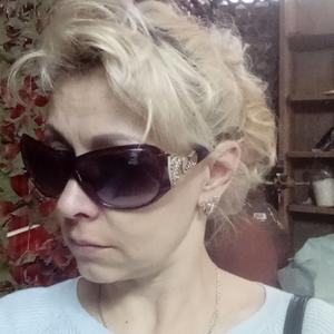 Девушки в Новочебоксарске: Наталья, 49 - ищет парня из Новочебоксарска
