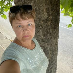 Девушки в Томске: Вера, 58 - ищет парня из Томска