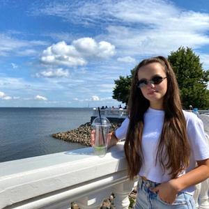 Девушки в Санкт-Петербурге: Аня Щевелёва, 19 - ищет парня из Санкт-Петербурга