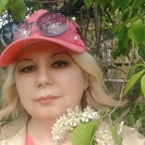 Девушки в Сызрани: Олюшка, 47 - ищет парня из Сызрани