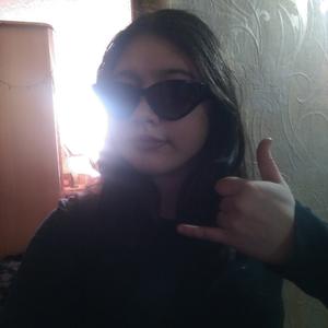 Девушки в Омске: Софья, 22 - ищет парня из Омска